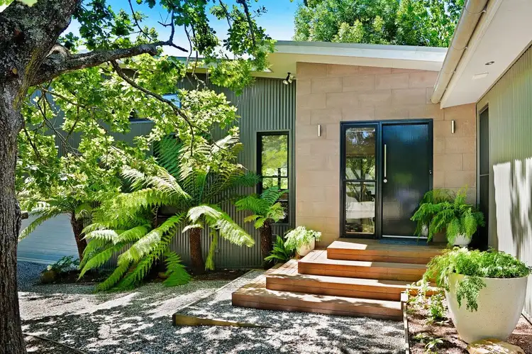 8 William Street, Bundanoon NSW 2578