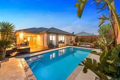 4 Rose Bush Court, Lyndhurst VIC 3975