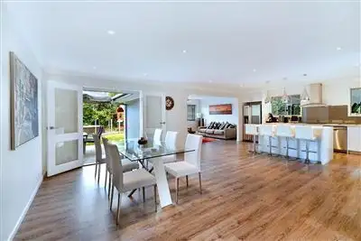 15 Timana Avenue, Mermaid Waters QLD 4218
