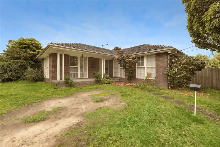 Second view of Homely house listing, 5 Josephine Avenue, Mount Waverley VIC 3149