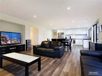 Sixth view of Homely house listing, 4 White Gum Court, Drouin VIC 3818