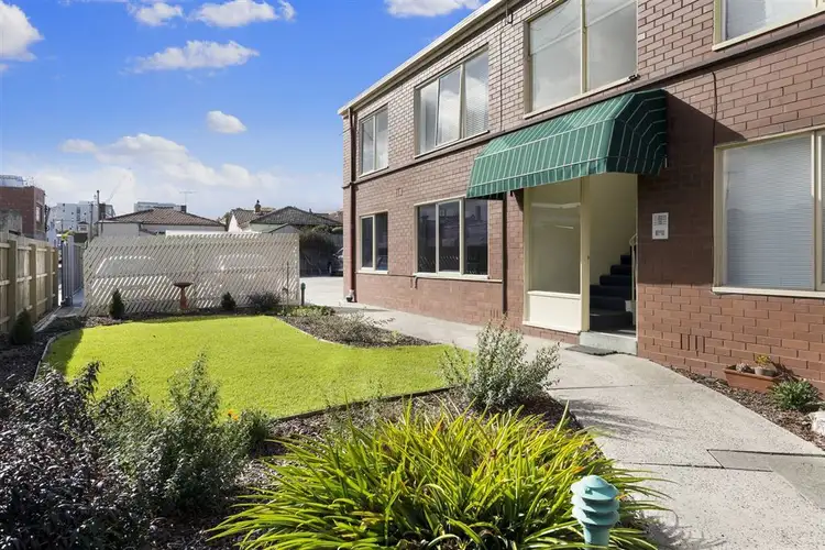 2/1 Collins Street, Thornbury VIC 3071