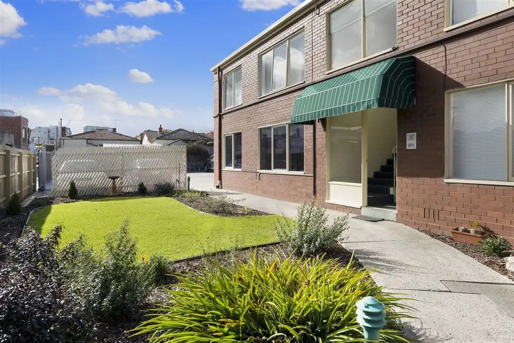 Main view of Homely apartment listing, 2/1 Collins Street, Thornbury VIC 3071