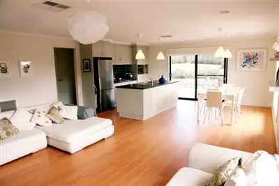 9 Clayton Street, Yass NSW 2582