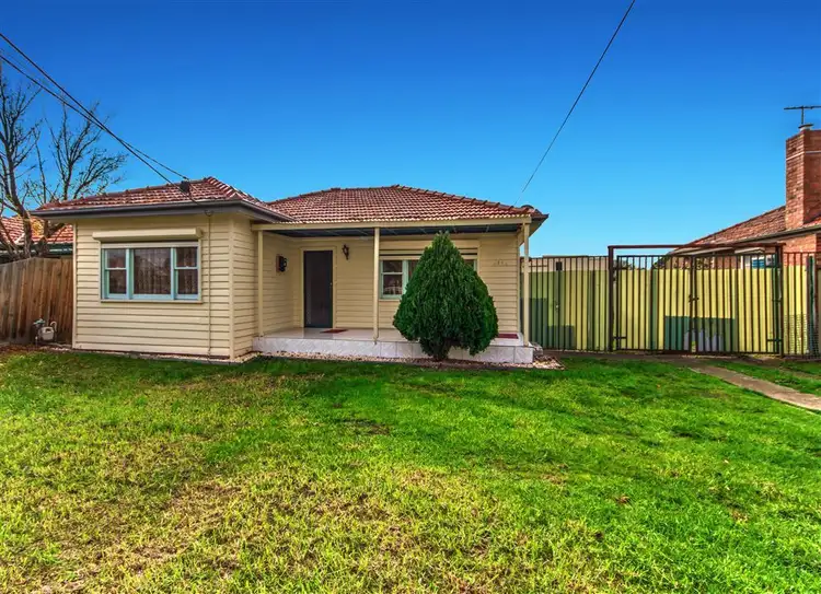 14 Dumfries Street, Deer Park VIC 3023