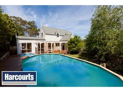 Sixth view of Homely house listing, 5 Gwinear Court, Warragul VIC 3820