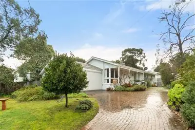 35 Redbourne Avenue, Mount Eliza VIC 3930