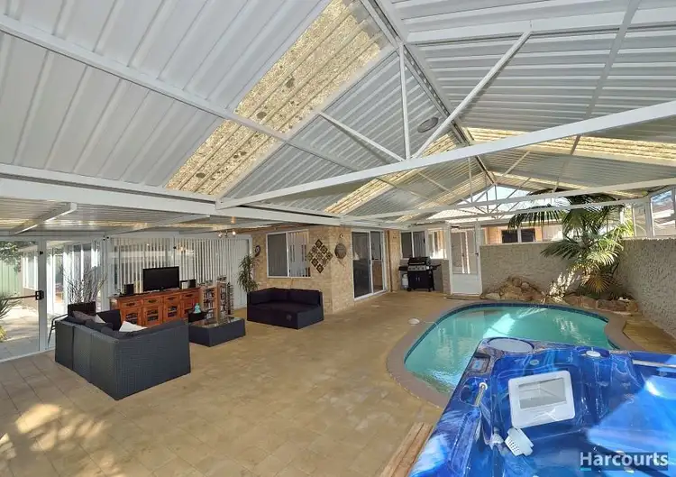 40 Summerlea Avenue, Meadow Springs WA 6210