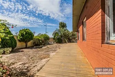5 Benedick Rd, Coolbellup WA 6163