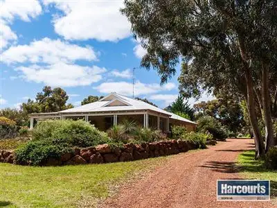 16 Hill Street, Waroona WA 6215