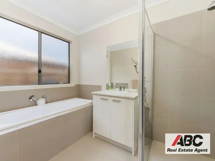 Sixth view of Homely house listing, 6 NUTMEG PARADE, Manor Lakes VIC 3024