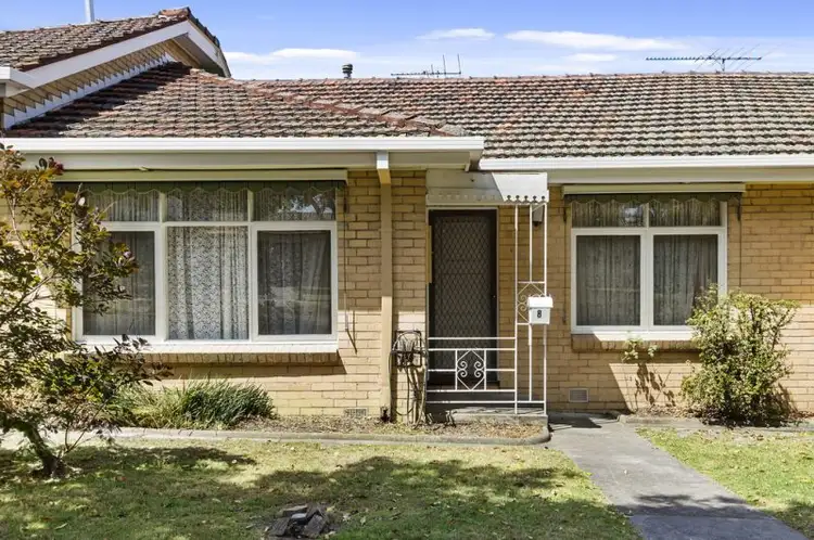 8 Warren Street, Burwood VIC 3125