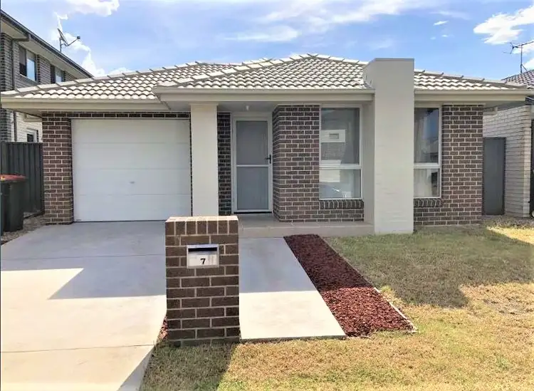 7 Stawell Street, Ropes Crossing NSW 2760