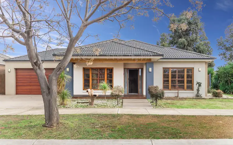 72 Lawson Way, Caroline Springs VIC 3023