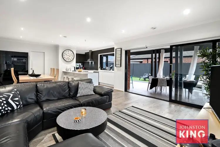 4 Pickerel Avenue, Clyde North VIC 3978