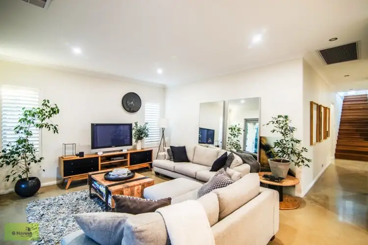 7/439 Riverton Drive East, Shelley WA 6148