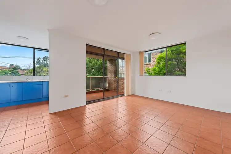 8/2-4 Keira Street
