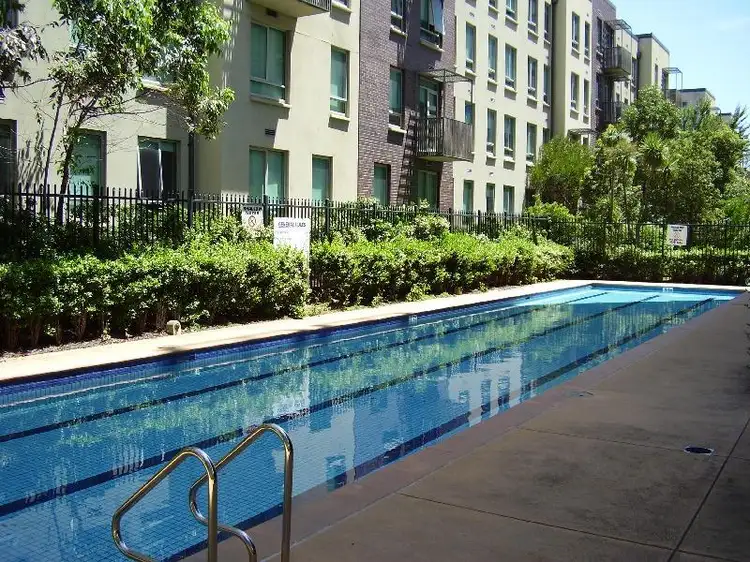 6110 (1D10) 570 Lygon St, Carlton VIC 3053