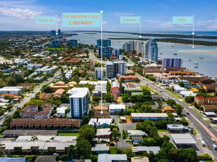 5/4 Sunshine Court, Labrador QLD 4215
