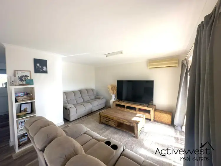 Second view of Homely house listing, 5 Lowan Court, Waggrakine WA 6530
