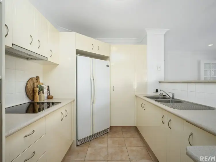 Fifth view of Homely house listing, 11 Leighanne Crescent, Arundel QLD 4214