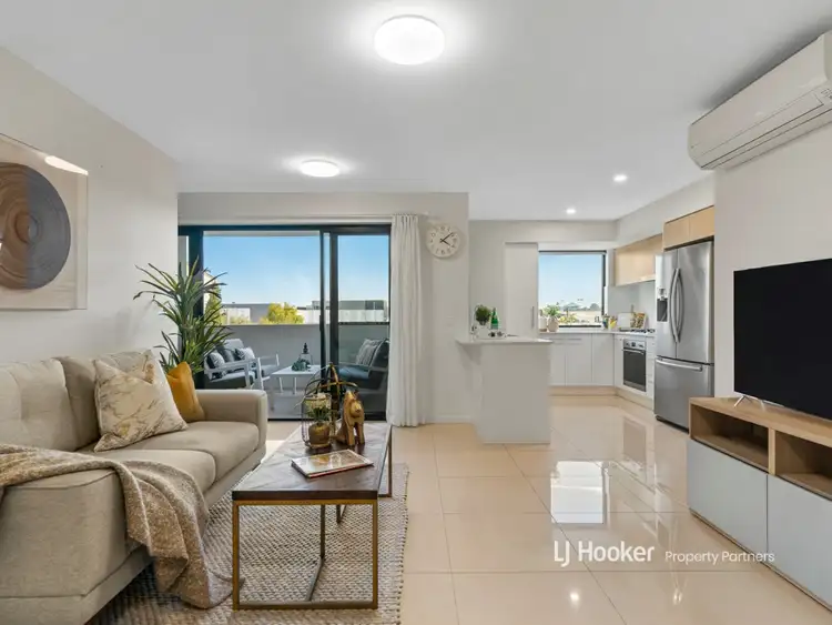 Third view of Homely apartment listing, 303/35 Kelburn Street, Upper Mount Gravatt QLD 4122