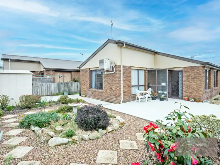 Unit 1/19E Emmett Street