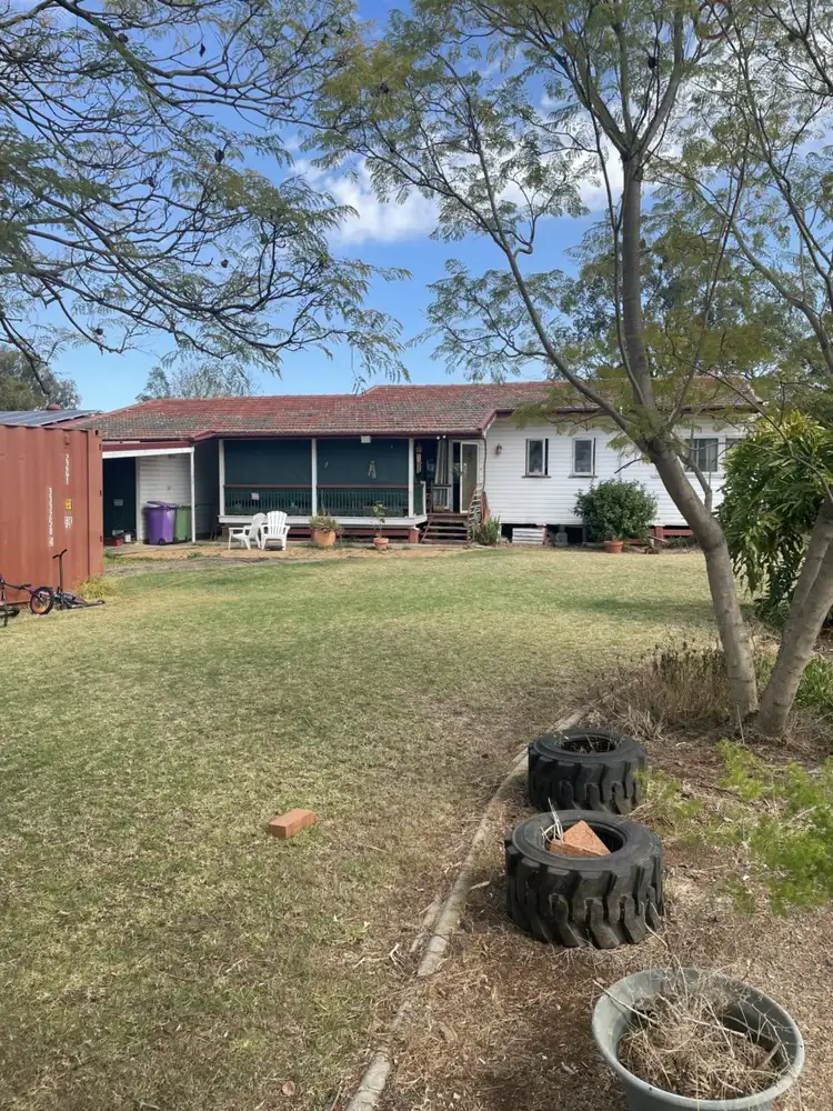 28 west street, Oakey QLD 4401