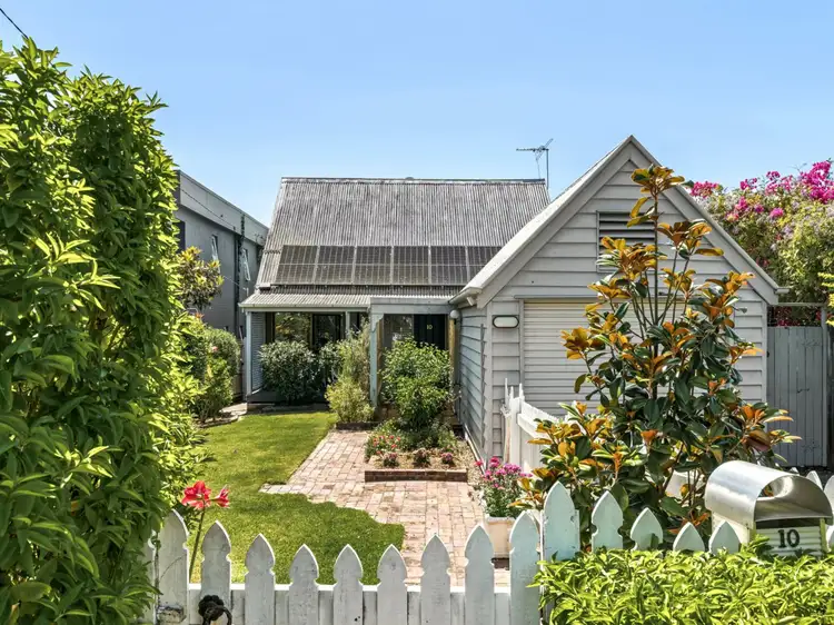 10 Hazelmere Parade, Sherwood QLD 4075