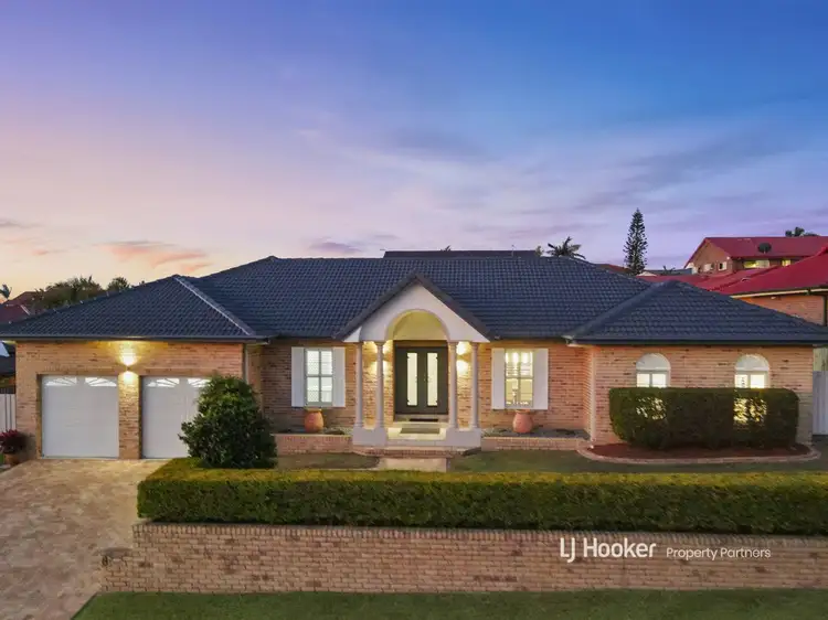 8 Lincoln Place, Stretton QLD 4116