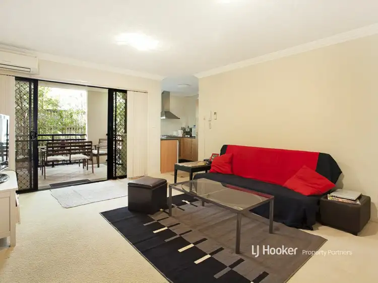 Second view of Homely apartment listing, 4/327 Boundary Street, Spring Hill QLD 4000