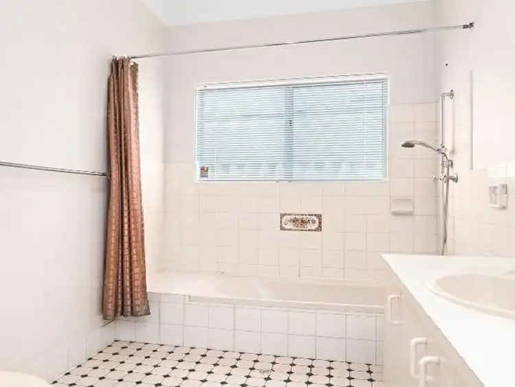 Fourth view of Homely house listing, 4 Fathers Court, Mount Tarcoola WA 6530