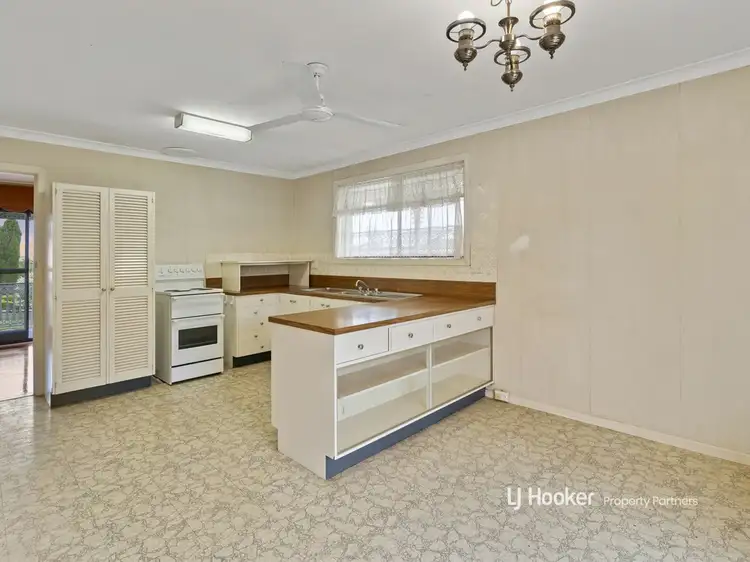 Sixth view of Homely house listing, 2 Craigview Street, Macgregor QLD 4109