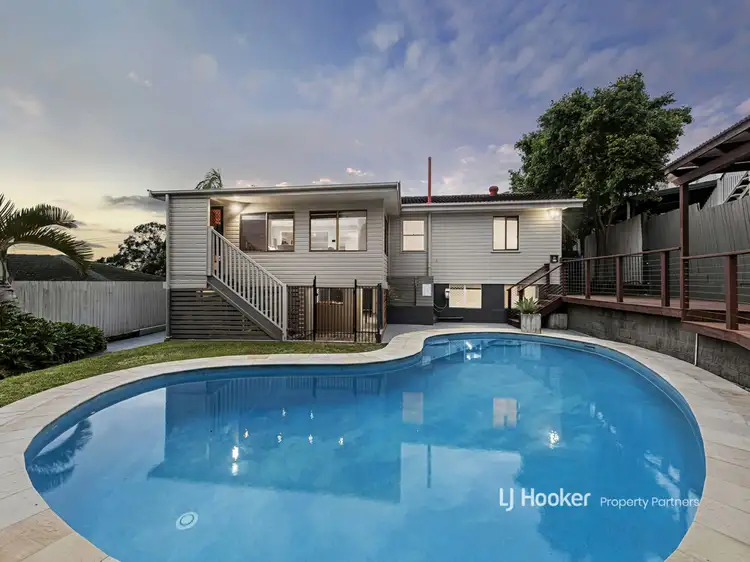 26 Pareena Crescent, Mansfield QLD 4122