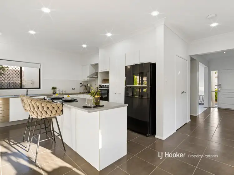 Fifth view of Homely house listing, 2 Aldea Place, Stretton QLD 4116