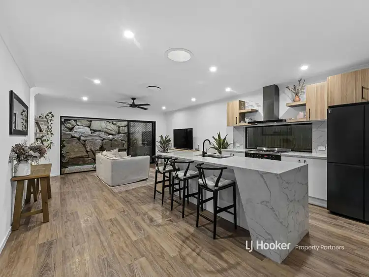 Second view of Homely house listing, 8 Mernick Court, Bahrs Scrub QLD 4207