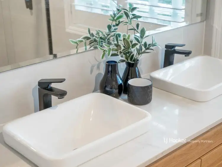 Sixth view of Homely house listing, 10 Lily Circuit, Kuraby QLD 4112