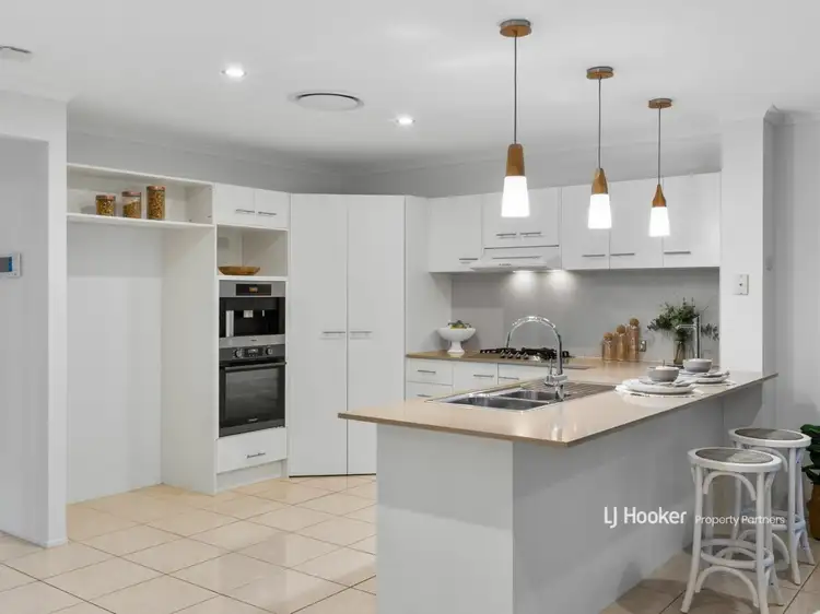 Sixth view of Homely house listing, 32 Windsor Place, Carindale QLD 4152