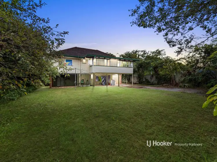 30 Mains Road