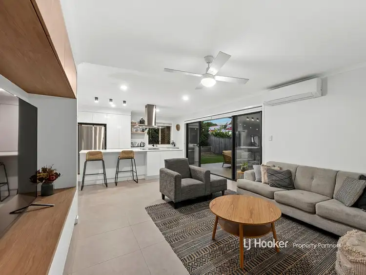 Fifth view of Homely house listing, 28 Yewleaf Place, Calamvale QLD 4116