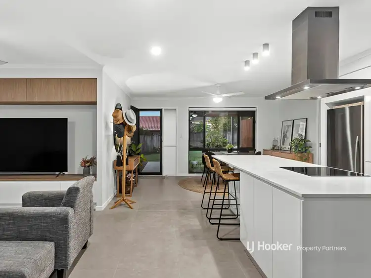 Sixth view of Homely house listing, 28 Yewleaf Place, Calamvale QLD 4116