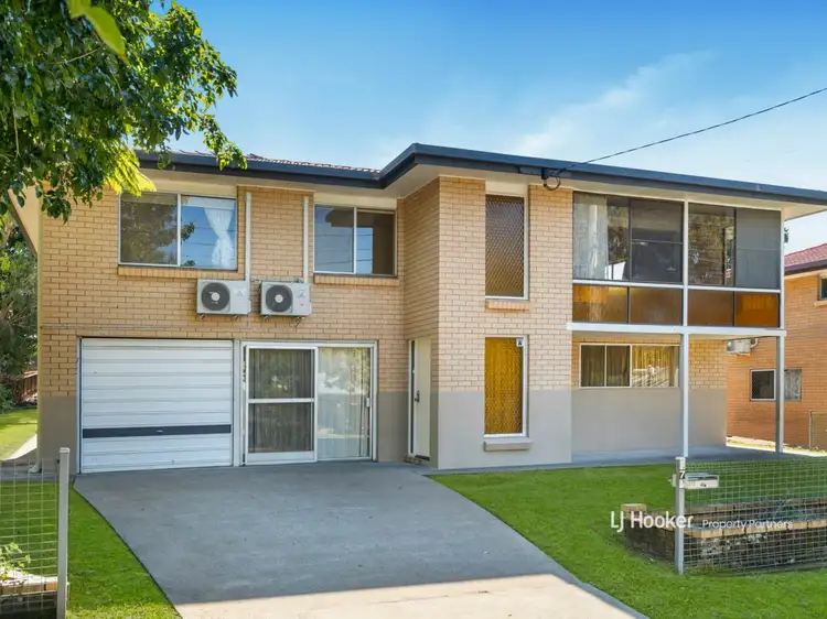 272 Broadwater Road, Mansfield QLD 4122
