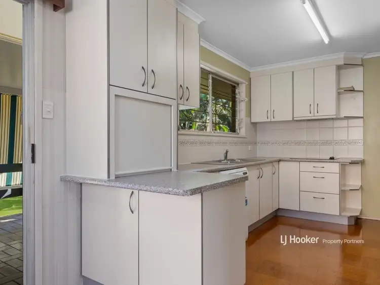 Fifth view of Homely house listing, 2 Carnac Street, Wishart QLD 4122