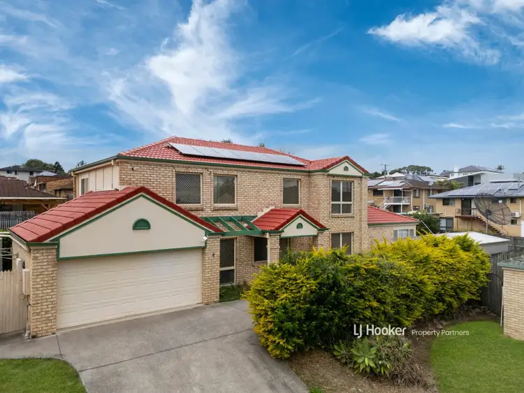8 Jade Close, Robertson QLD 4109