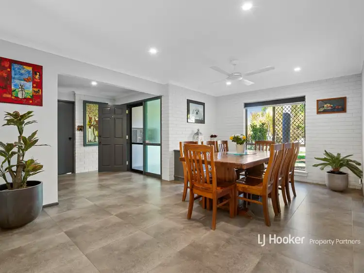 Sixth view of Homely house listing, 5 Sunglow Court, Sunnybank Hills QLD 4109