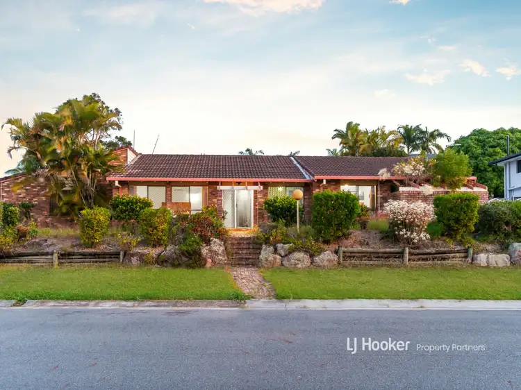 15 Aldford Street, Carindale QLD 4152