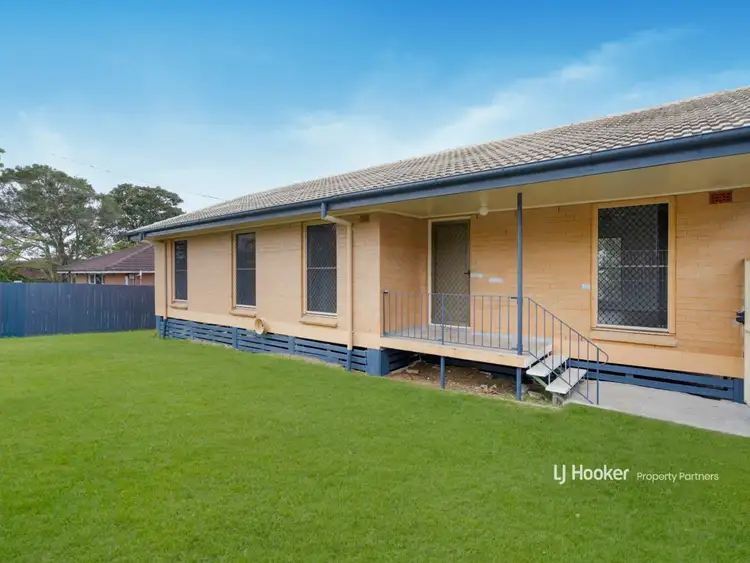 11 Fleur Street, Woodridge QLD 4114