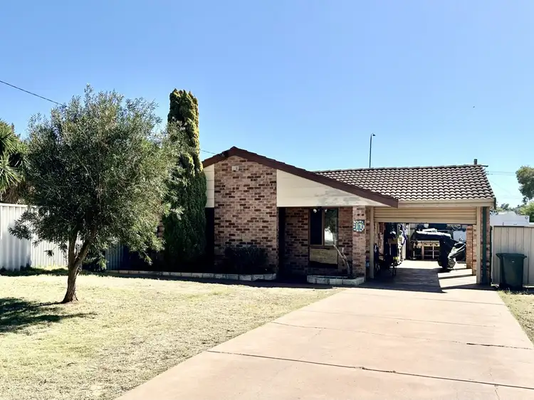 17 Eddington Close, Rangeway WA 6530