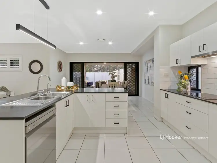 Fifth view of Homely house listing, 2 Harvey Place, Calamvale QLD 4116