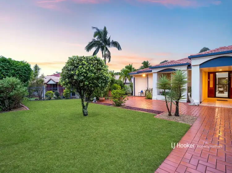 43 Lake Eyre Crescent